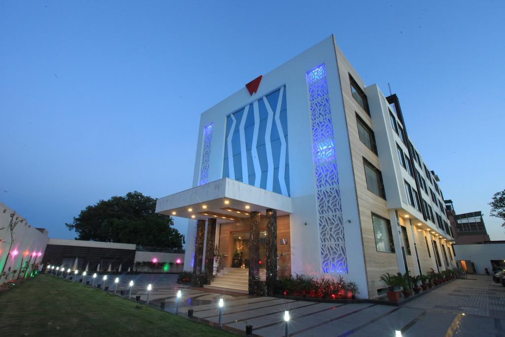 Wingston A Treehouse Hotel Goverdhan Radha Kund Dış mekan fotoğraf