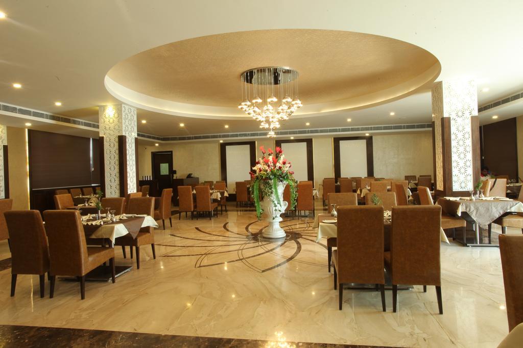 Wingston A Treehouse Hotel Goverdhan Radha Kund Dış mekan fotoğraf